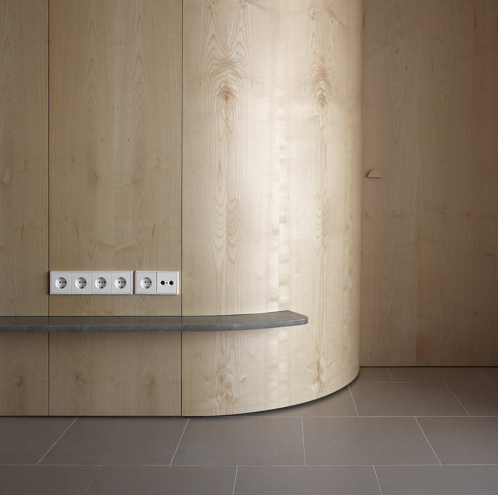 墨西哥城“L”形住宅大楼，绿意盎然的多功能共享空间-44