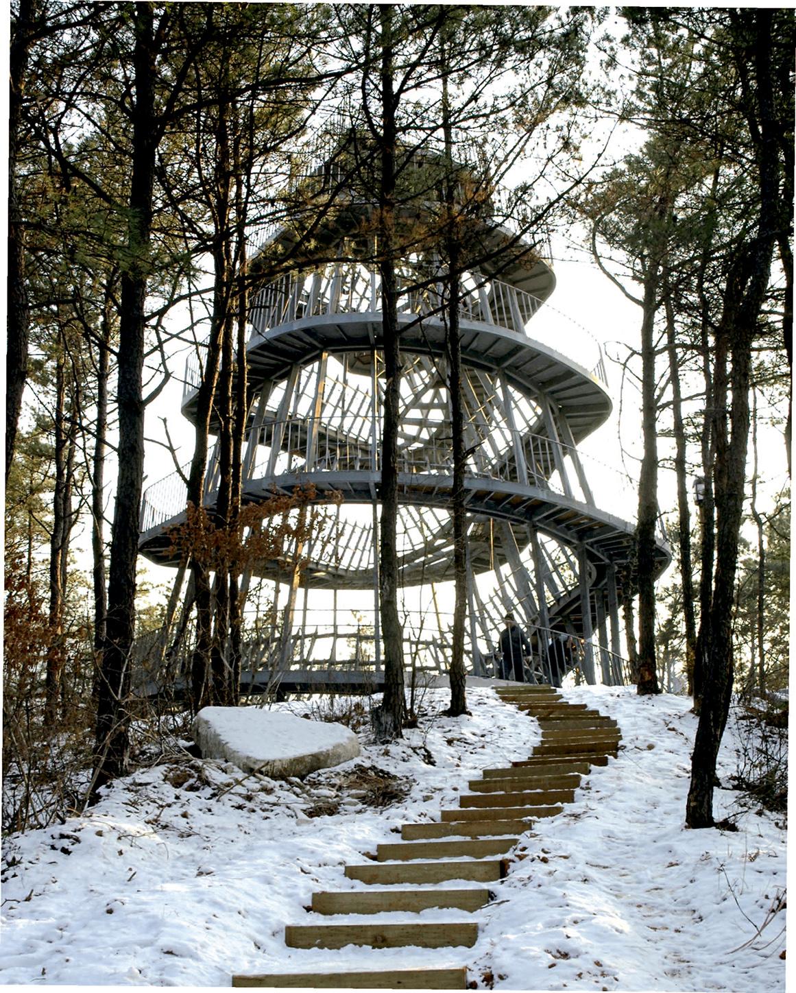 韩国 Anyang 山巅观景塔 | 盘旋而上的艺术景观-7