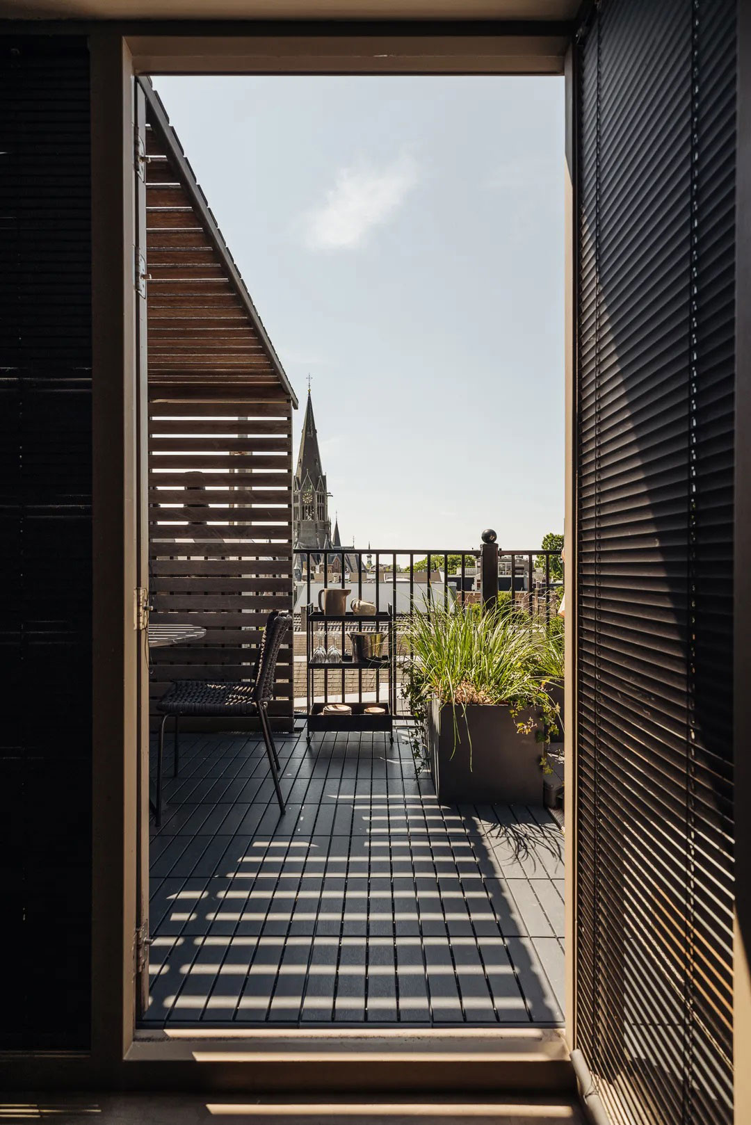 阿姆斯特丹运河公寓的自然极简设计-37