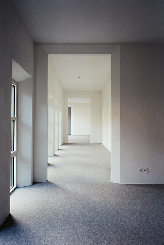 Z33 艺术馆 · 静谧之墙与城市对话-80