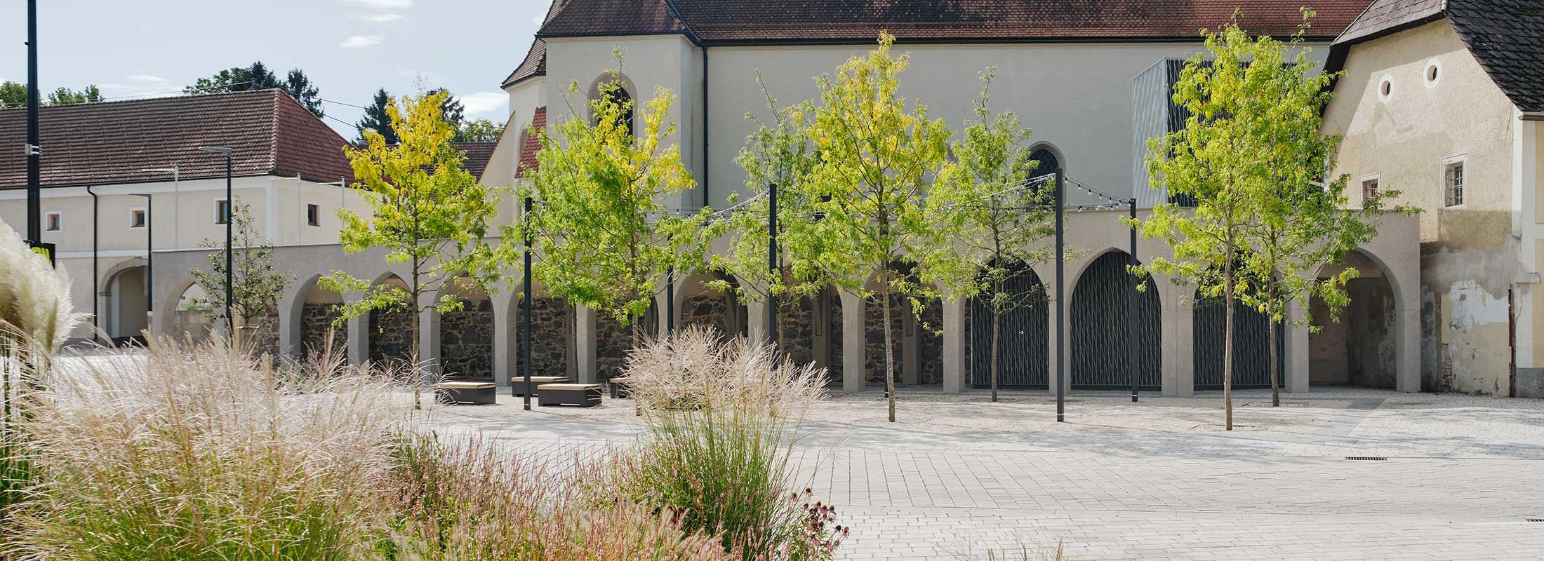 霍尔辛教堂拱廊丨Hertl Architekten-0