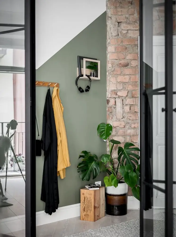 44 平米瑞典公寓玩转玻璃隔断与色彩-9