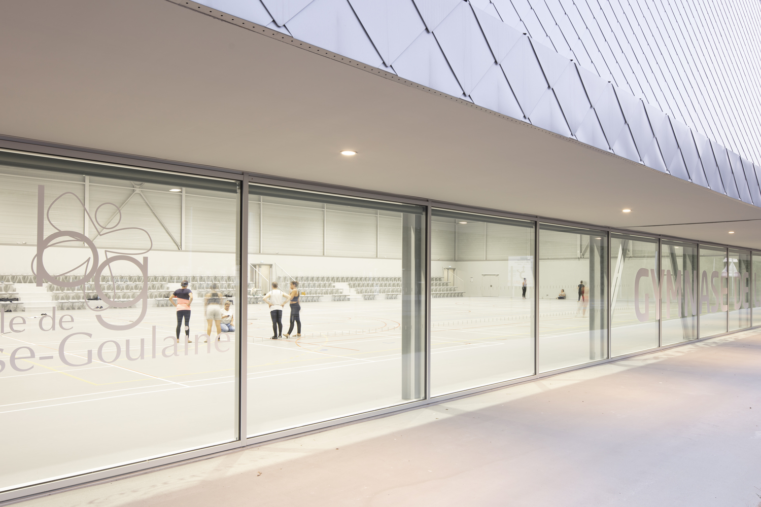 法国拉切斯奈体育馆丨博洪伯特建筑公司-17