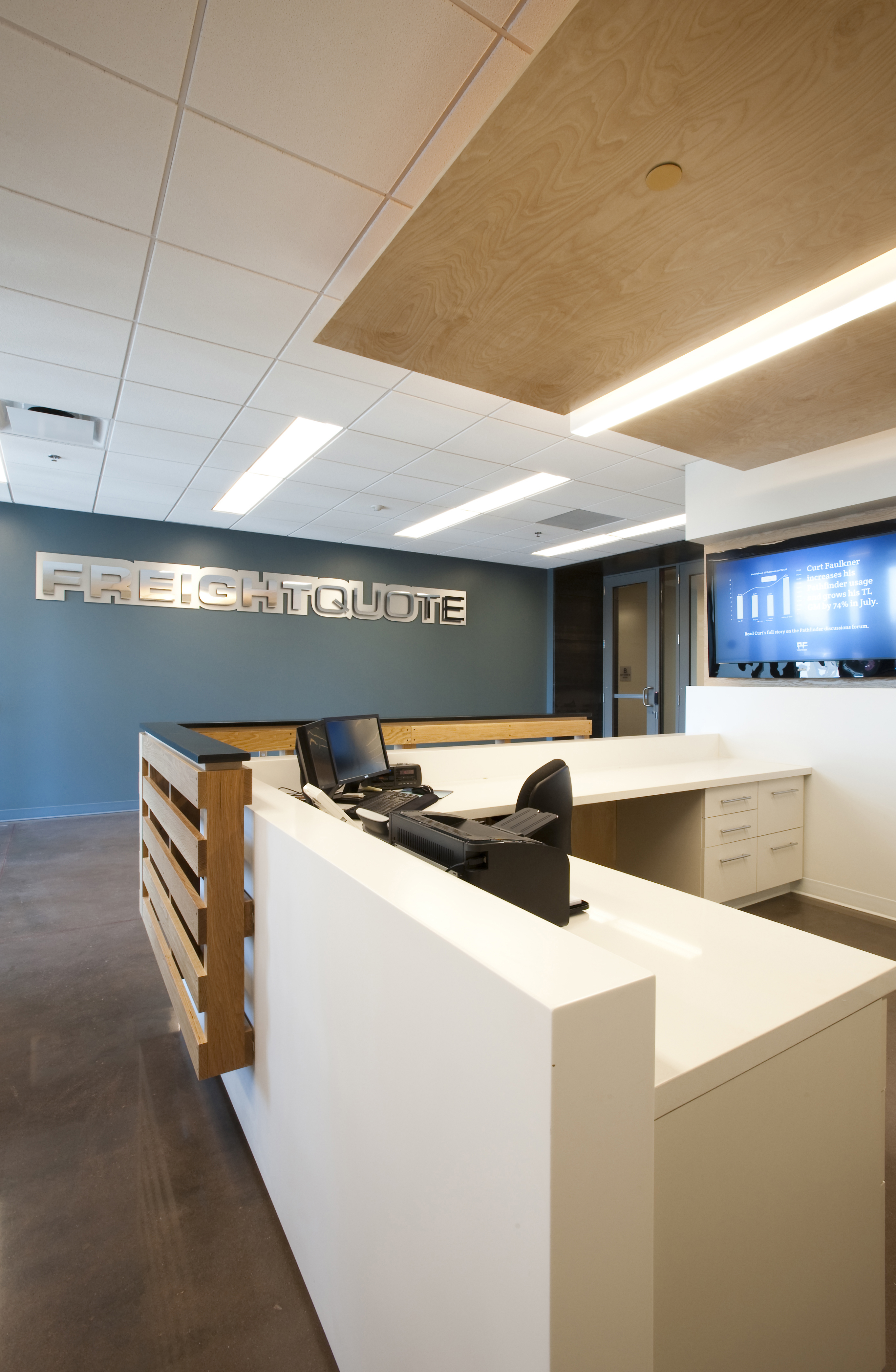 量身定制的 Freightquote 总部，呈现工业风与企业文化完美融合-11