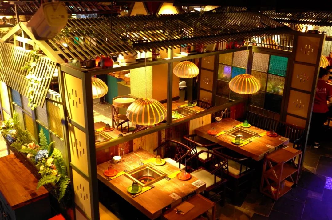 钱磊 | 餐饮空间不止餐饮,五光十色的视觉盛宴-24