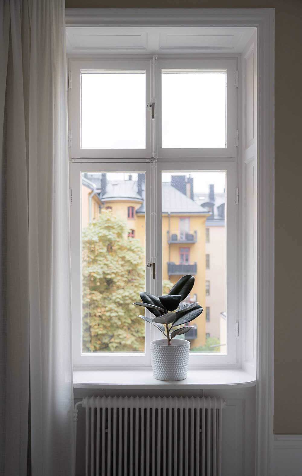 平静与宁静：斯德哥尔摩精致的单色公寓-22