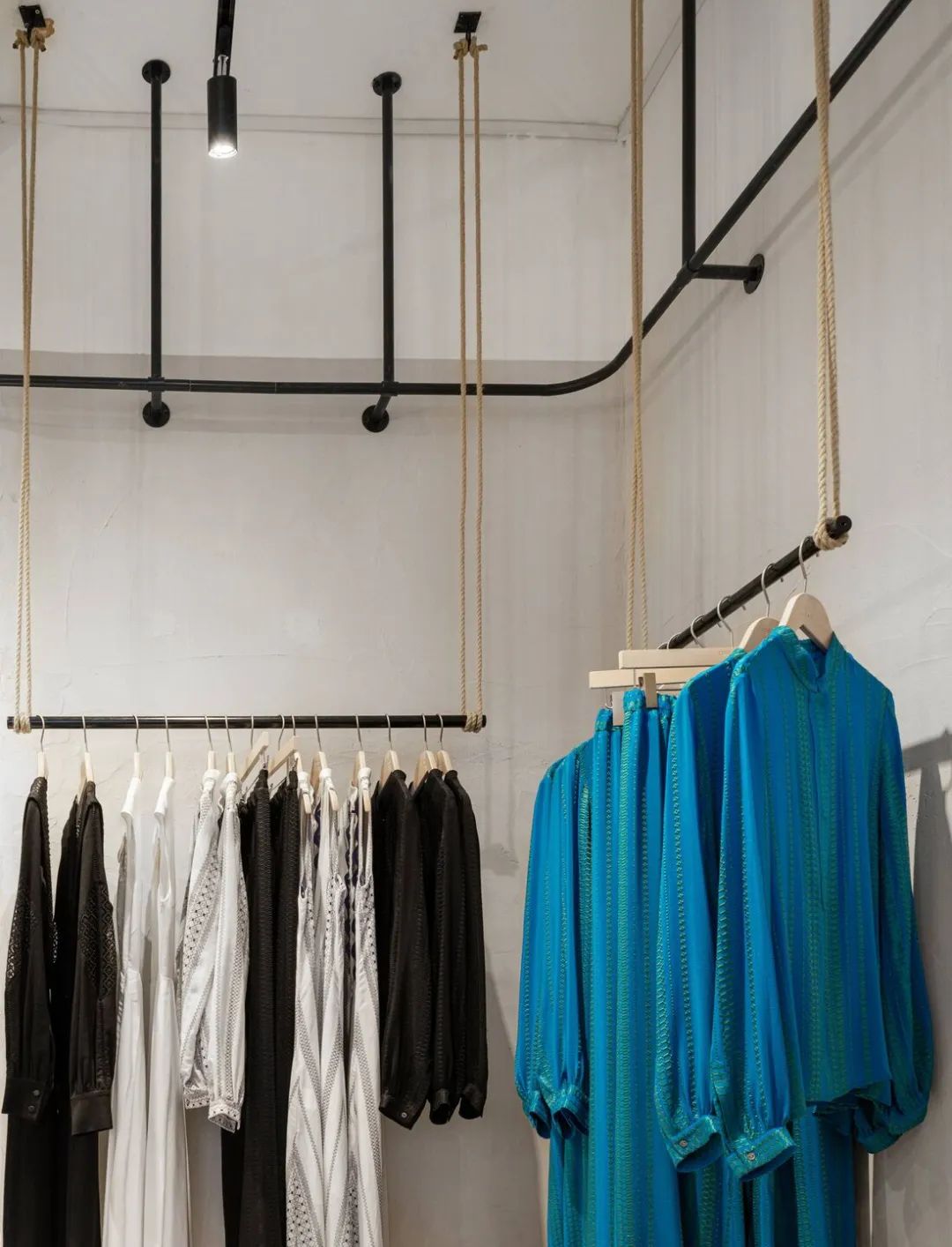 熟食店和咖啡馆的商业延伸，加入新的服装零售业态-30