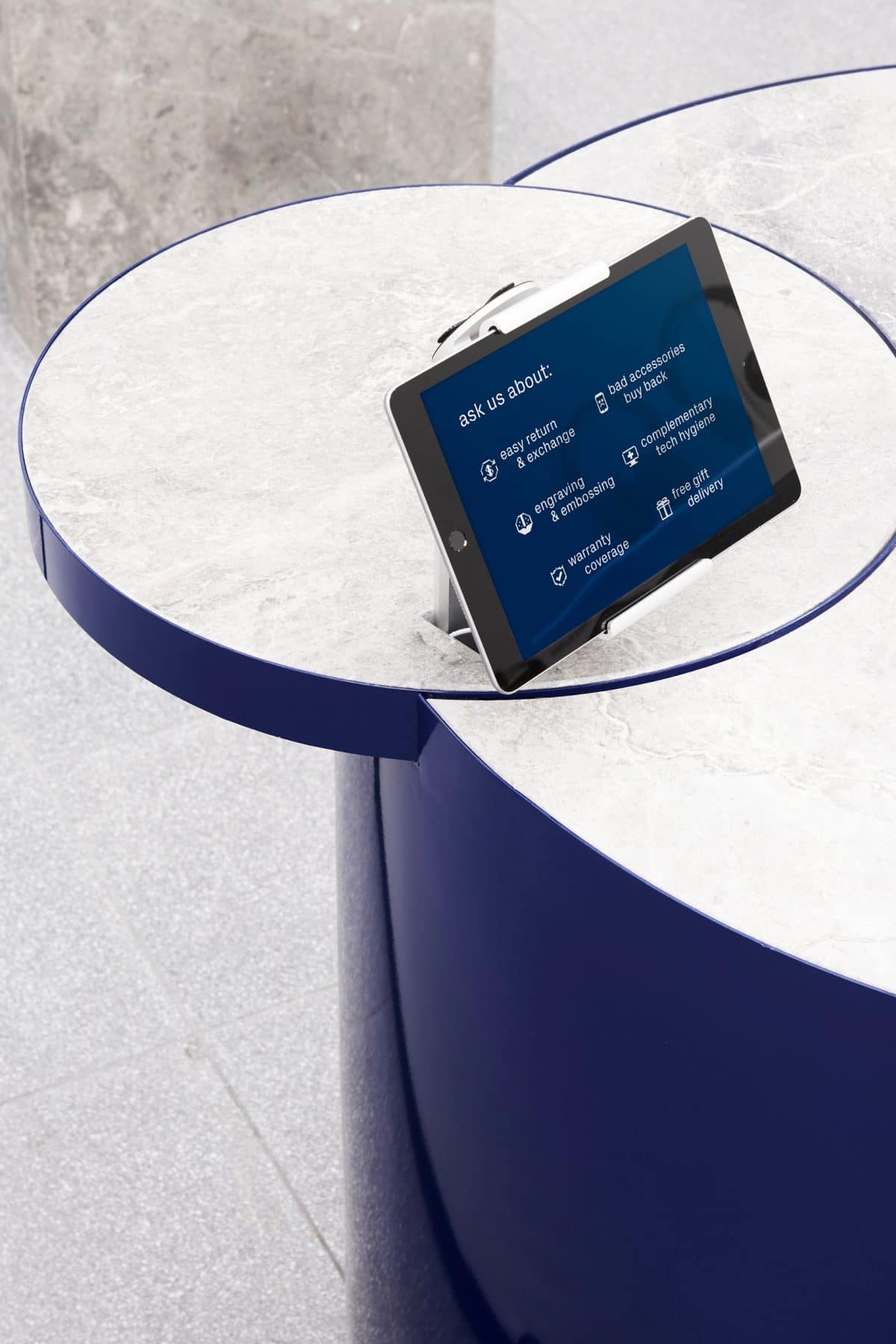 Mac Addict - Larritt-Evans-23