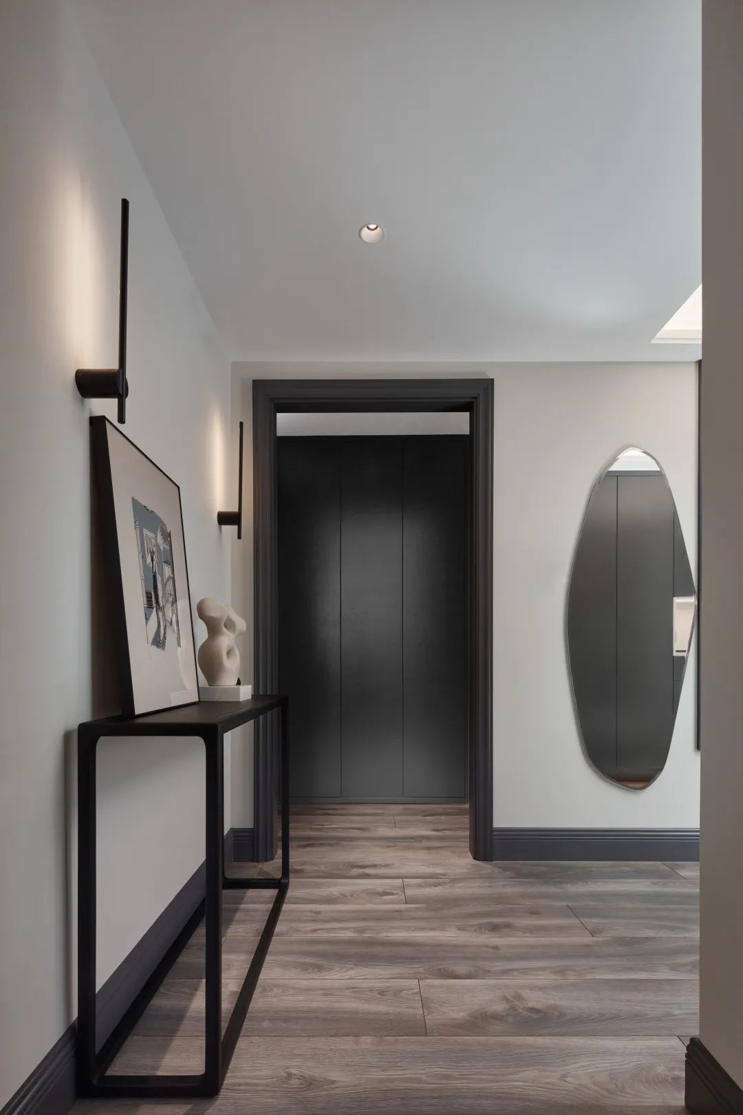 隐于市，知风情，黑色极简的克制之美-24