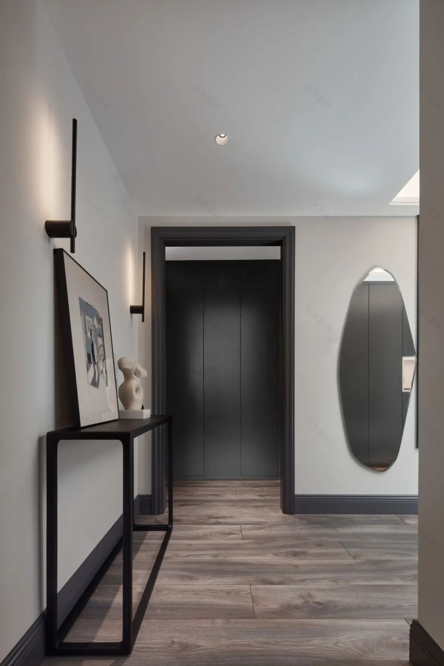 隐于市,知风情,黑色极简的克制之美-24