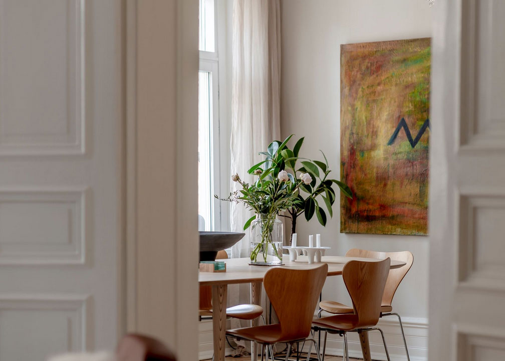 色彩斑斓的瑞典公寓 | 现代艺术装点生活空间-9