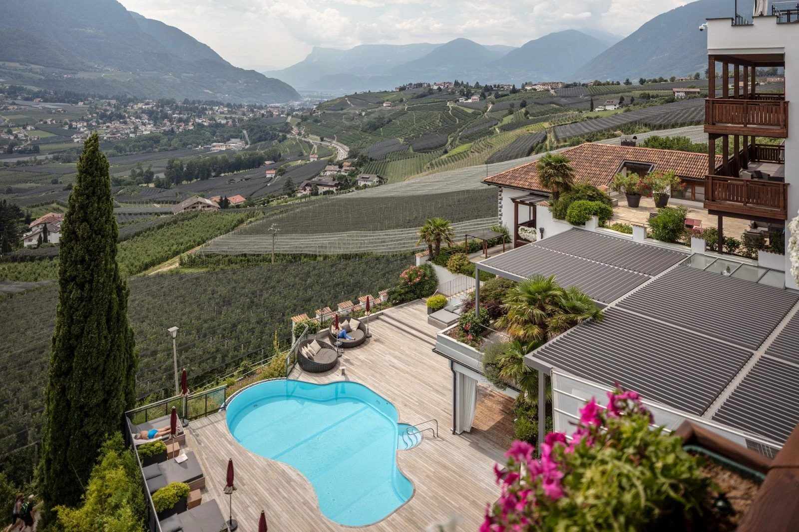 意大利古堡酒店的现代绿意空间-14