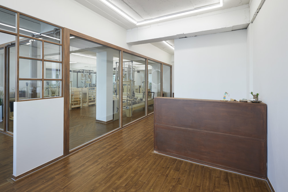 白色木纹，打造温馨 20 平米小空间-7