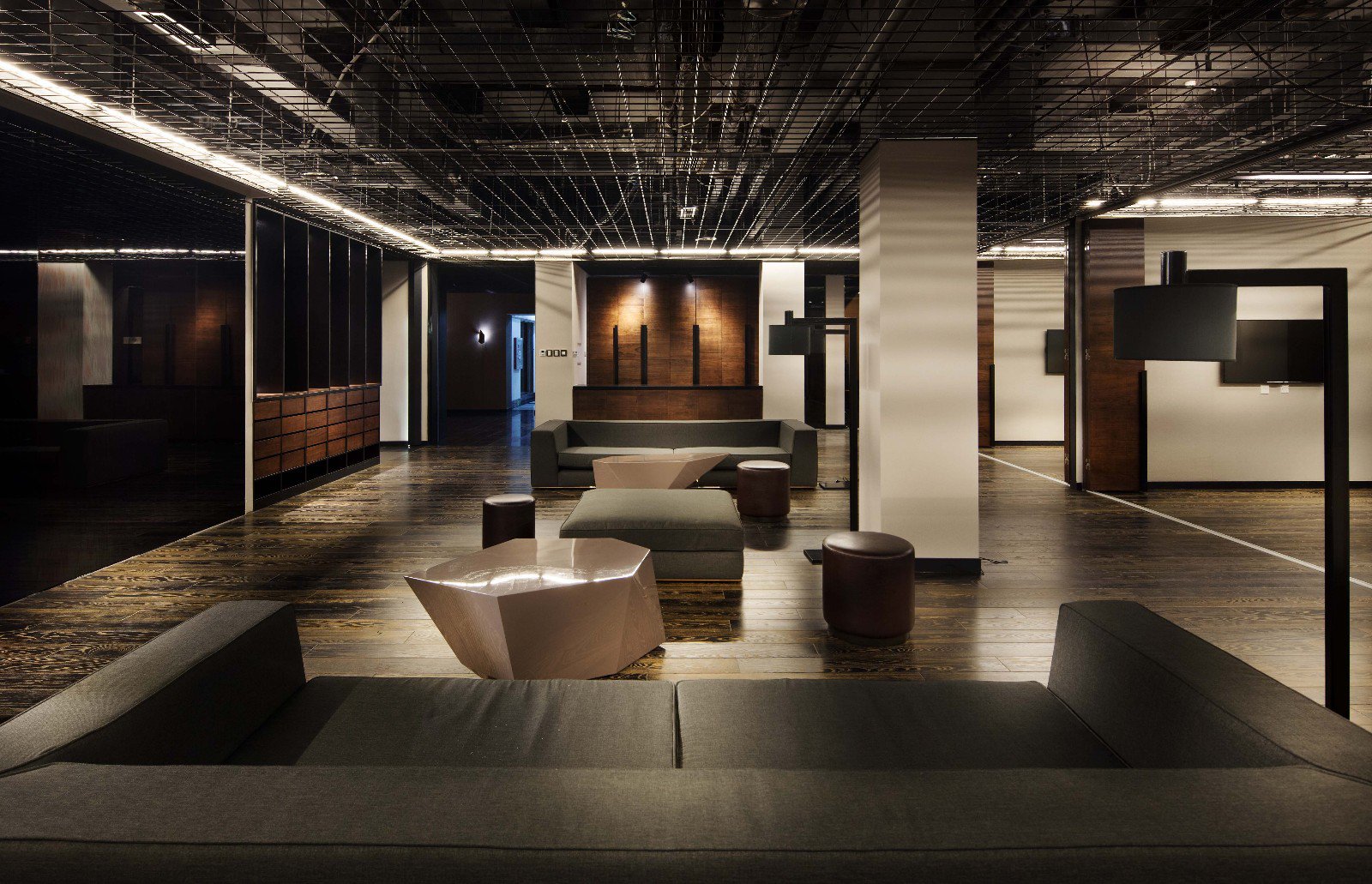 《海上钢琴师》启示下的冷色轻工业风空间设计-6