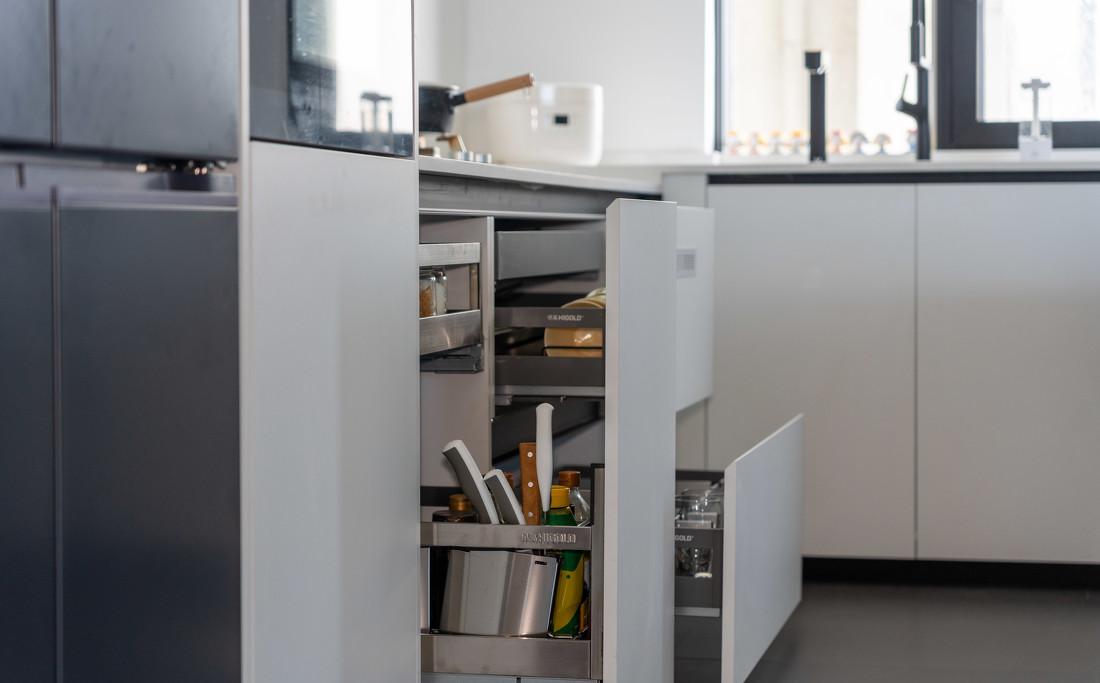 黑白灰手办小屋·80m²一居室改造丨中国广州-31