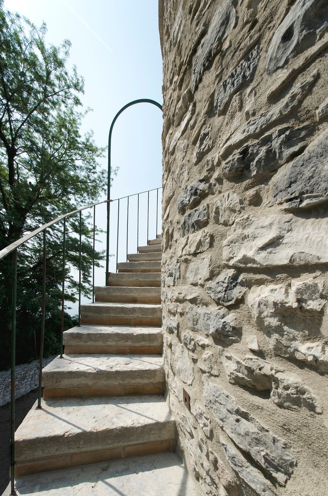 加尔达湖畔私人别墅 | 斯巴达式度假胜地-17