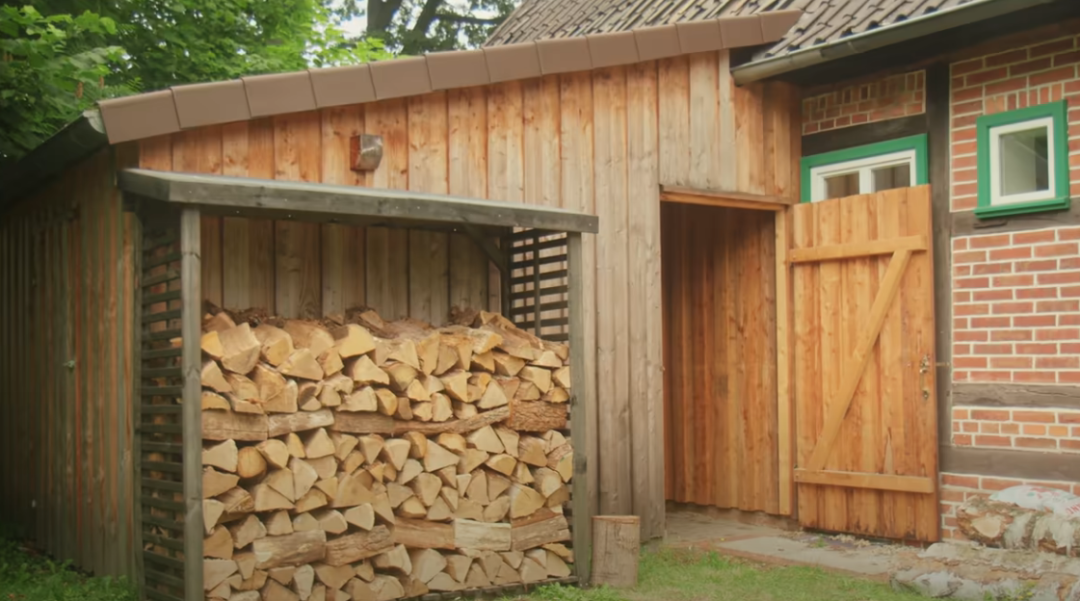 90后妈妈带家人住进森林别墅丨德国丨Thuy Dao和老公T-98