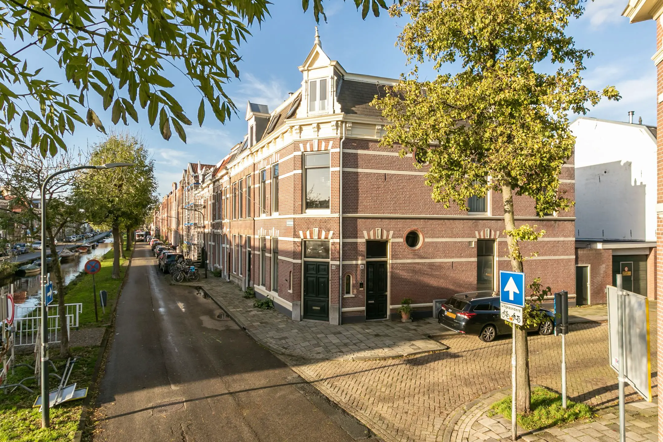 荷兰 Haarlem 运河公寓 | 古典与现代的完美融合-22