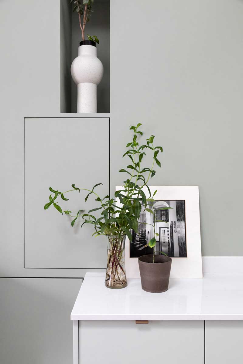 巴黎红色墙面的阁楼公寓设计-6