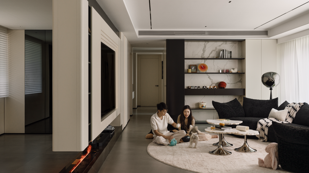 收集、动漫、电竞，这对情侣在极简世界里填充出灵动日常-9