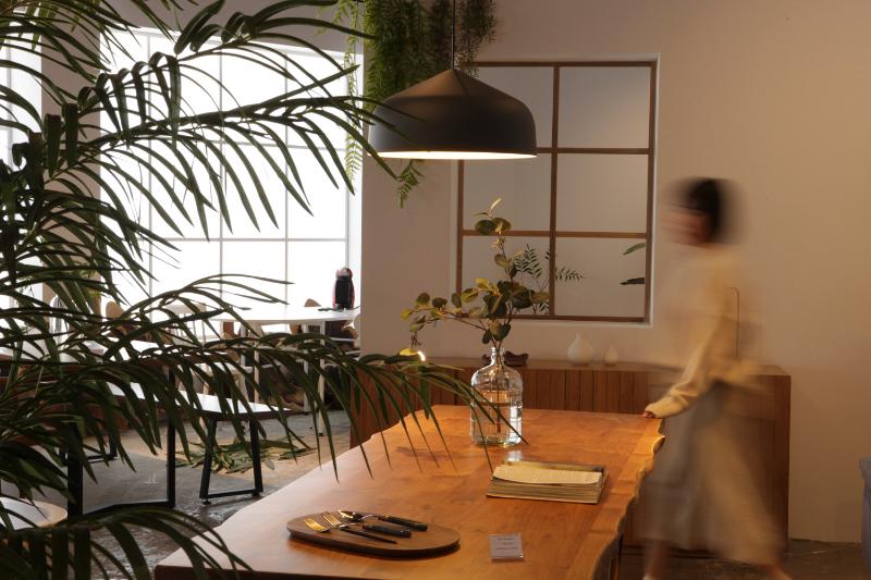 多样风格演绎的 200 平家具公司展示空间-5