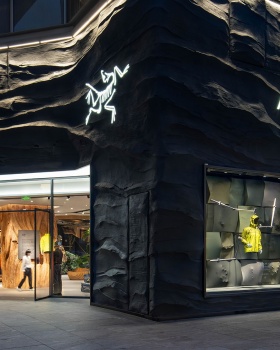 始祖鸟2025秋冬橱窗及DP设计丨PILLS