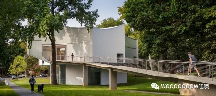 史蒂文·霍尔的冬季视觉艺术中心——融入自然的轻盈建筑-4