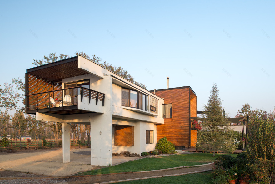 混凝土与原木的对话 | 罗萨莱斯·基贾达独立住宅设计-9