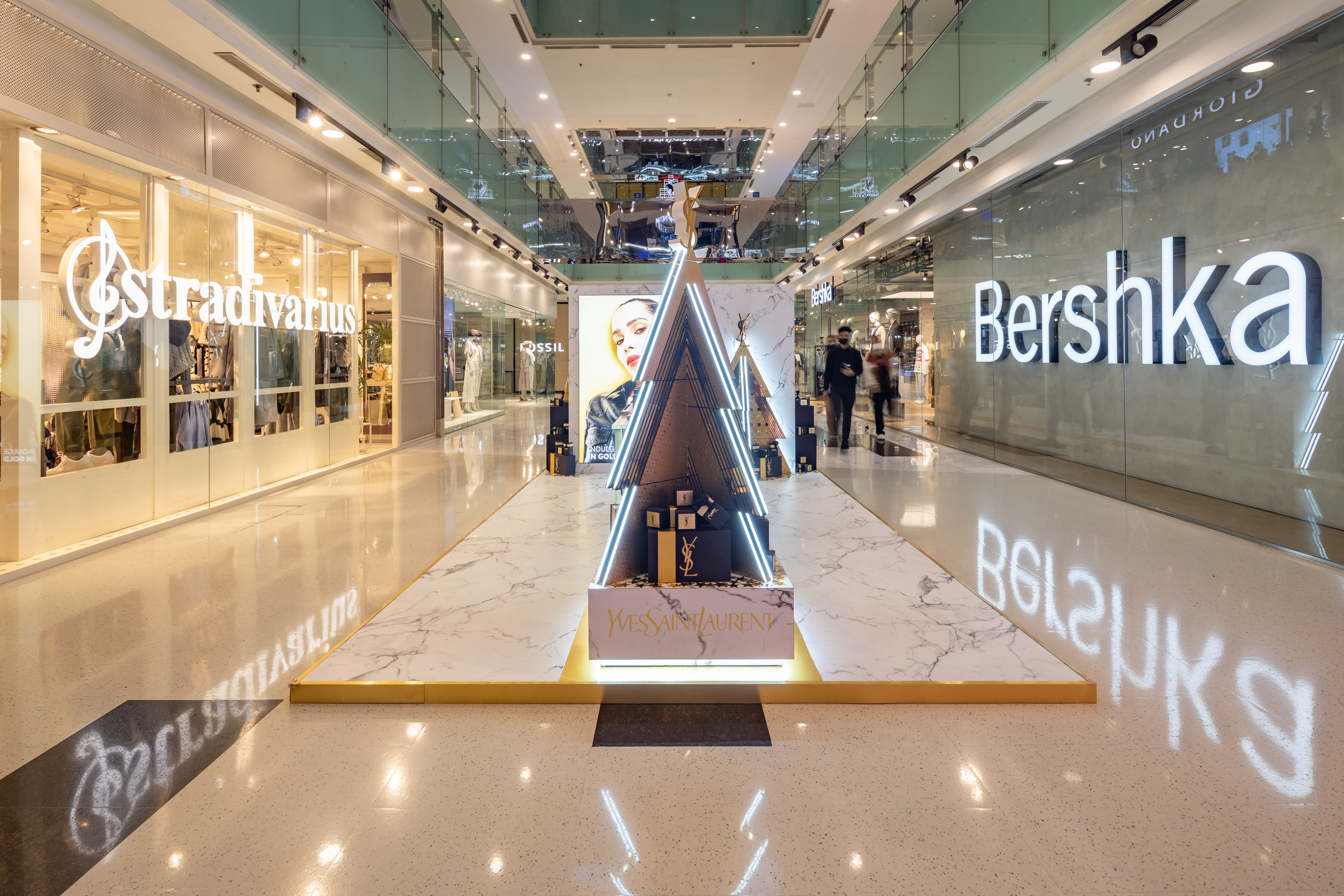 YSL HOLIDAY 2022 PODIUM - GRAND INDONESIA-20