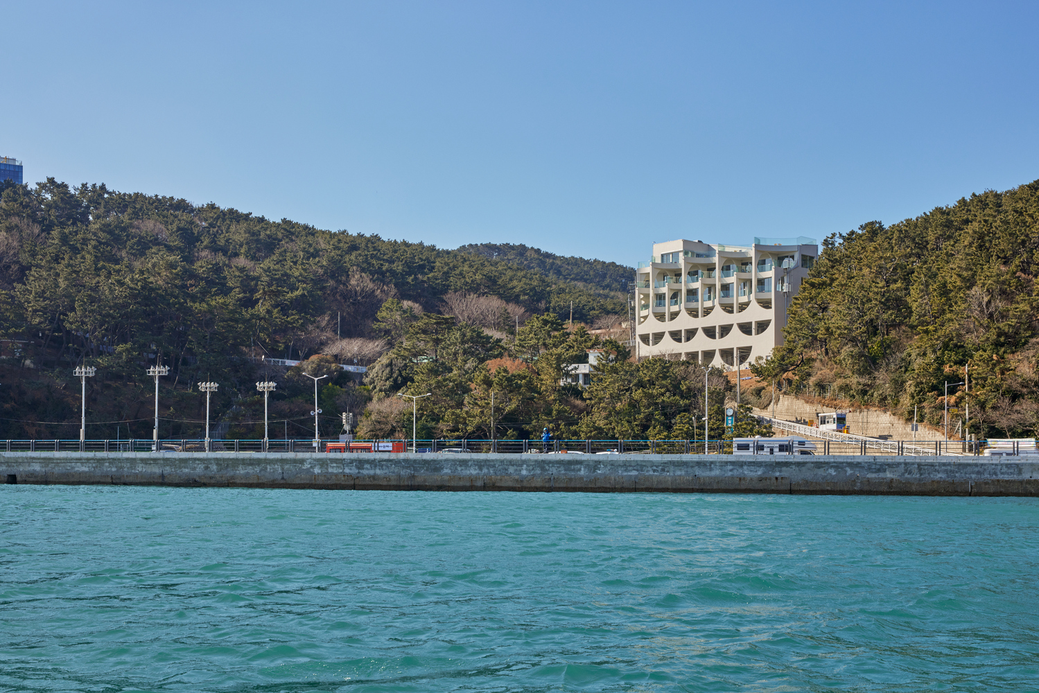 Sense of the Sea Café | 韩国 Busan 海岸半圆形建筑设计-38