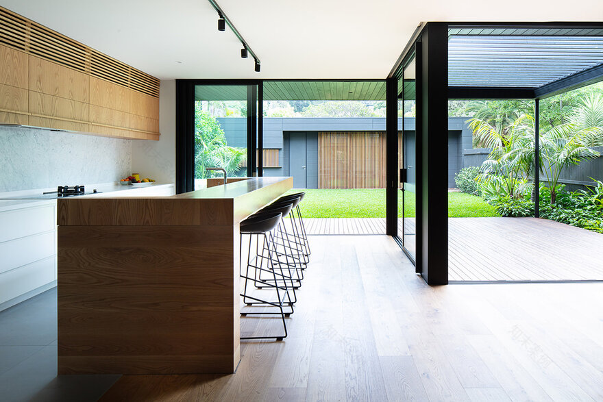 悉尼海滨光亮家庭住宅-9