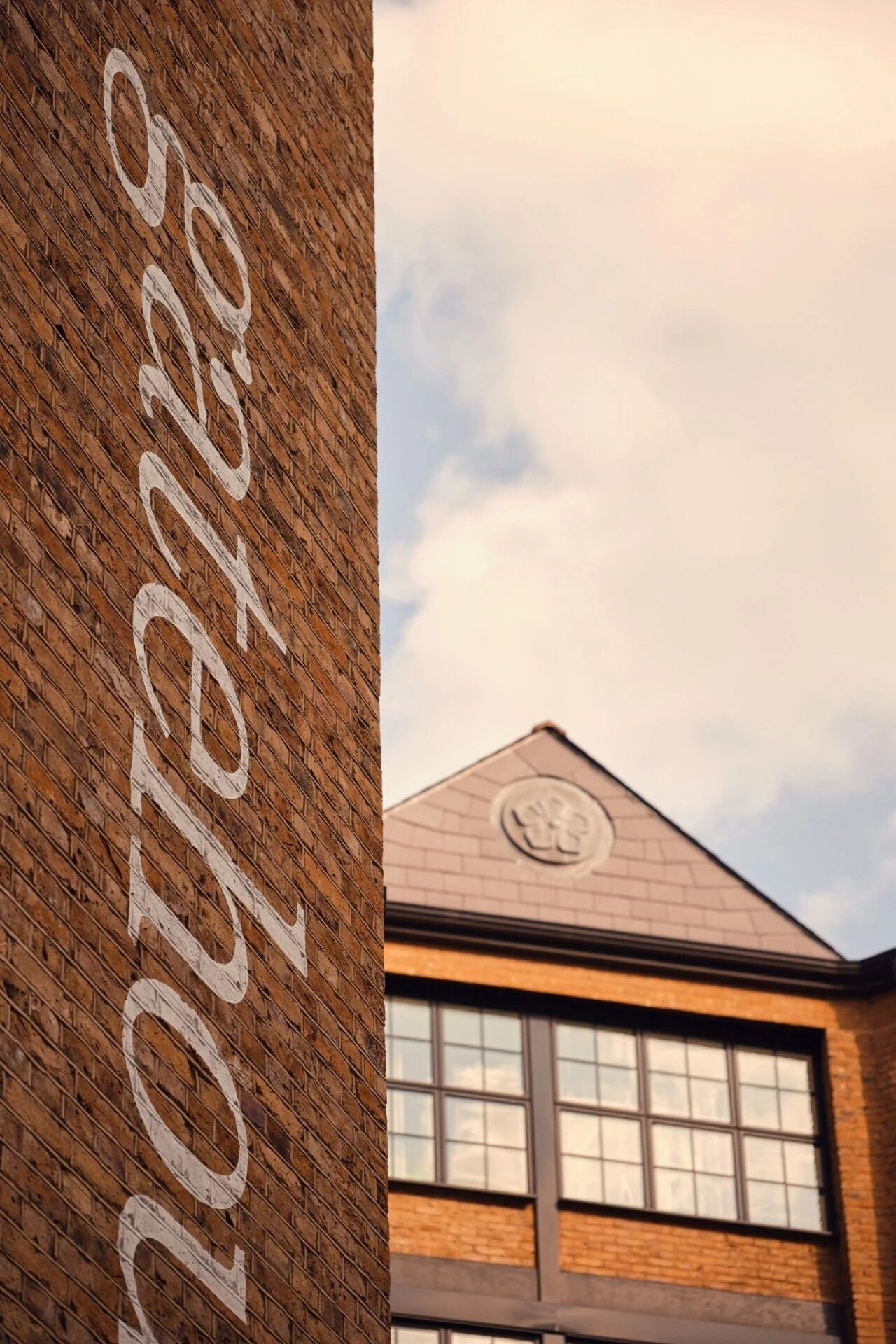 办公室设计Cloisters丨Daytrip-2