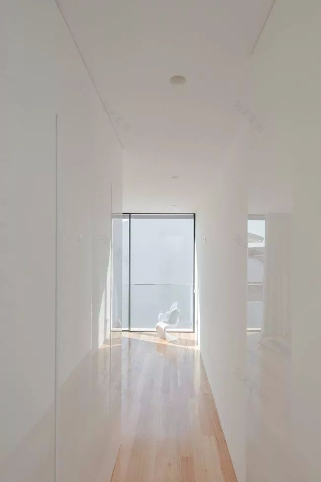 温情葡萄牙丨捕捉阳光的小屋-24