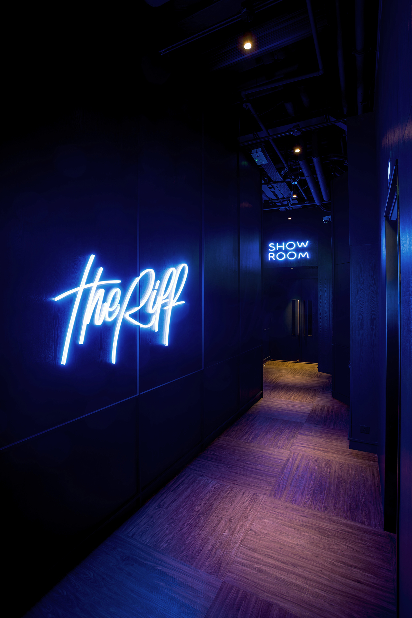 香港“蓝调都市”的喜剧艺术空间（The Riff）-9