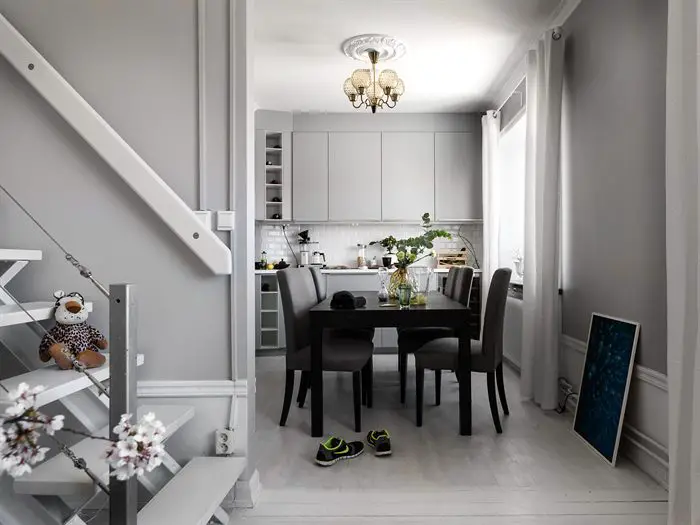 瑞典 1931 年老建筑中的红砖阁楼卧室-10