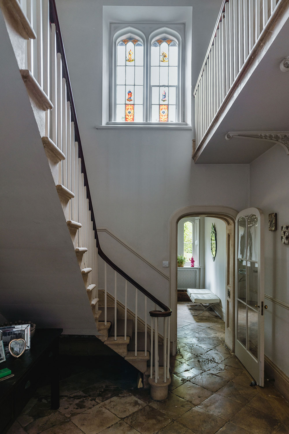 英格兰 19 世纪哥特式石屋，穿越时空的浪漫居住体验-8