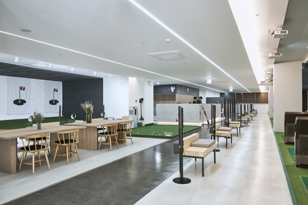 现代高级 250 平米室内高尔夫练习场设计-6