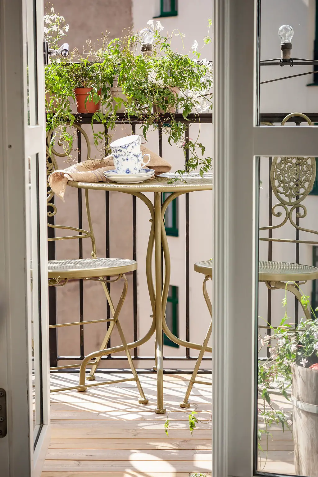 "瑞典古董公寓的灰色乡村厨房设计"-9