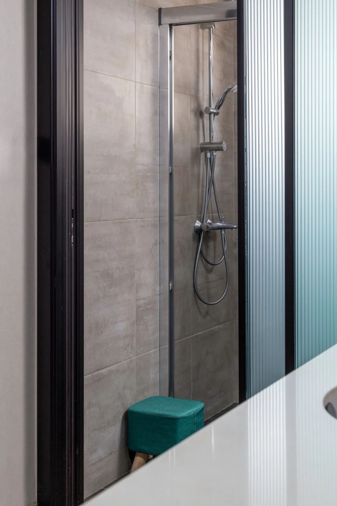 雅盛·城市嘉园 | 现代简约三居室，定制原木柜体构建温暖氛围-49