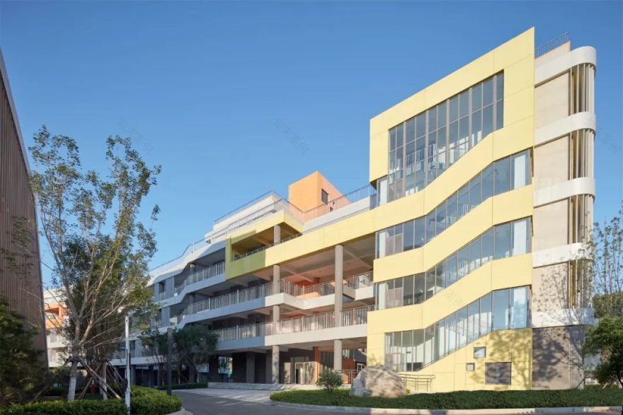 自由理想的“花园城堡”·济南北康初中教育建筑群落丨中国济南丨UA尤安设计-27