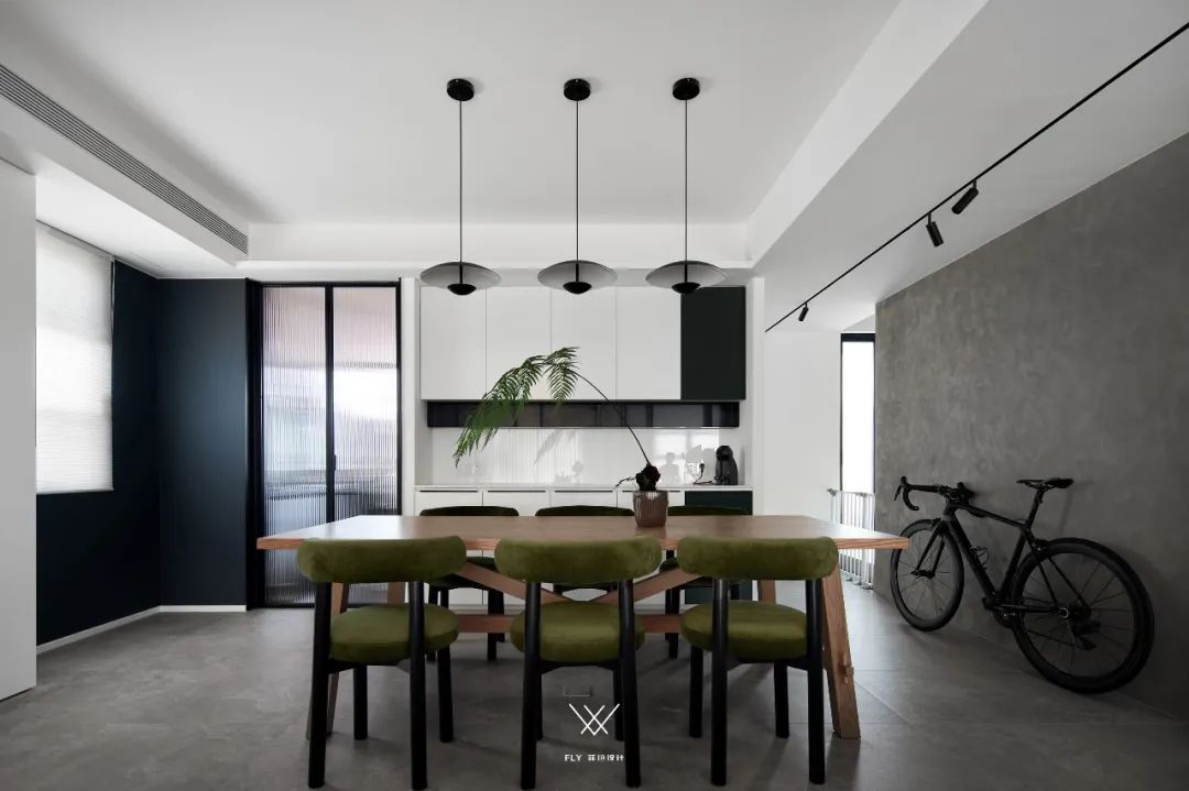 平衡家居生活,实用主义美学的跃层住宅丨中国杭州丨菲拉设计-0