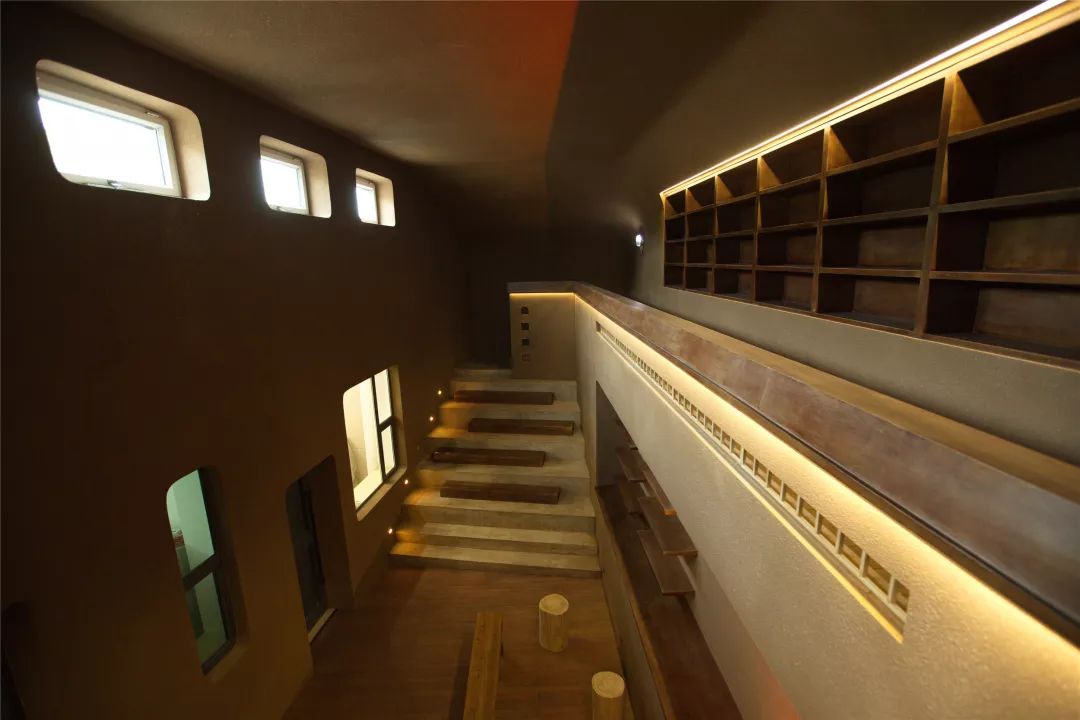 榆林窟职工阅读室 | 山地形空间与本土材料的巧妙融合-41