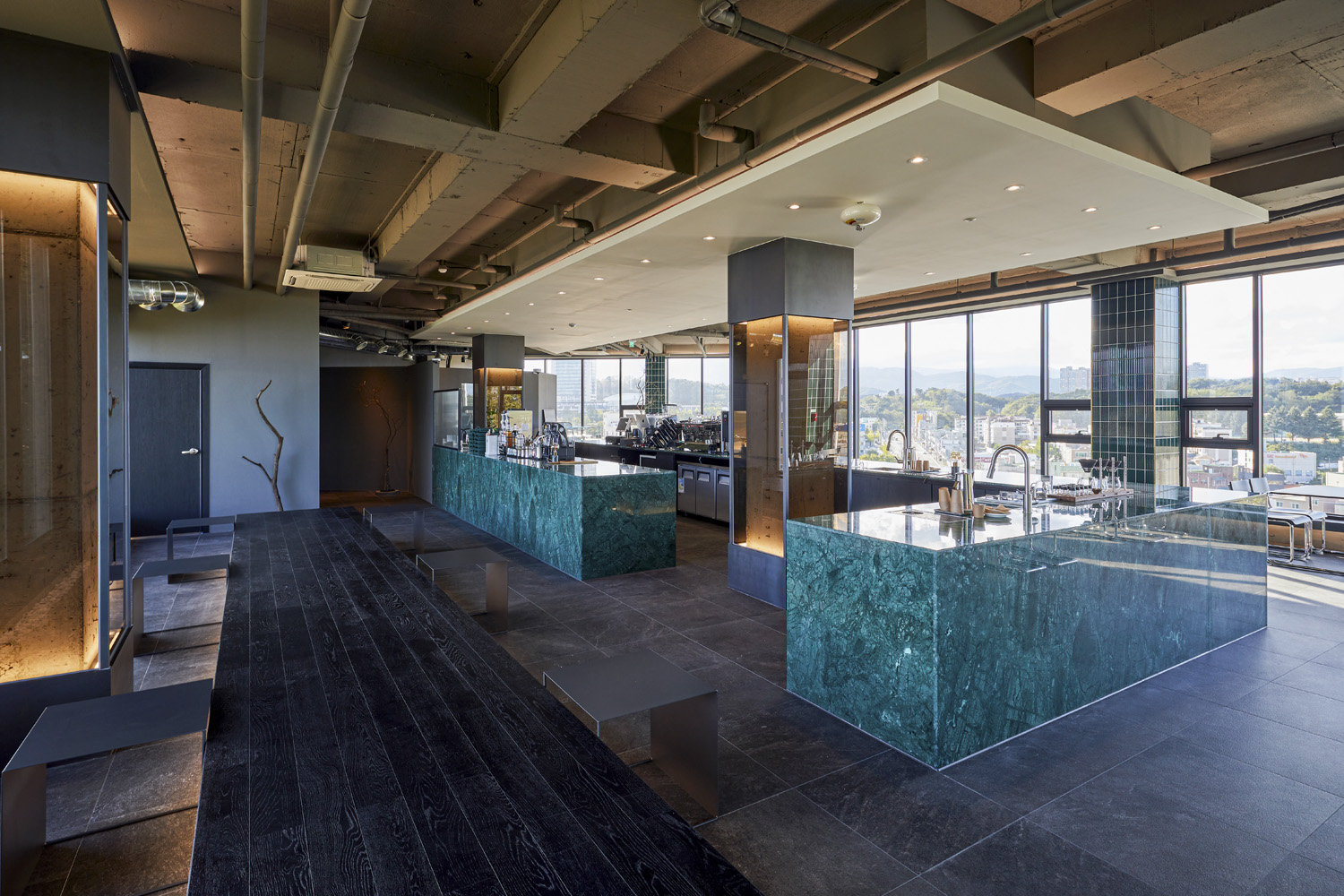 首尔 80 平咖啡厅，打造城市观景露台-25