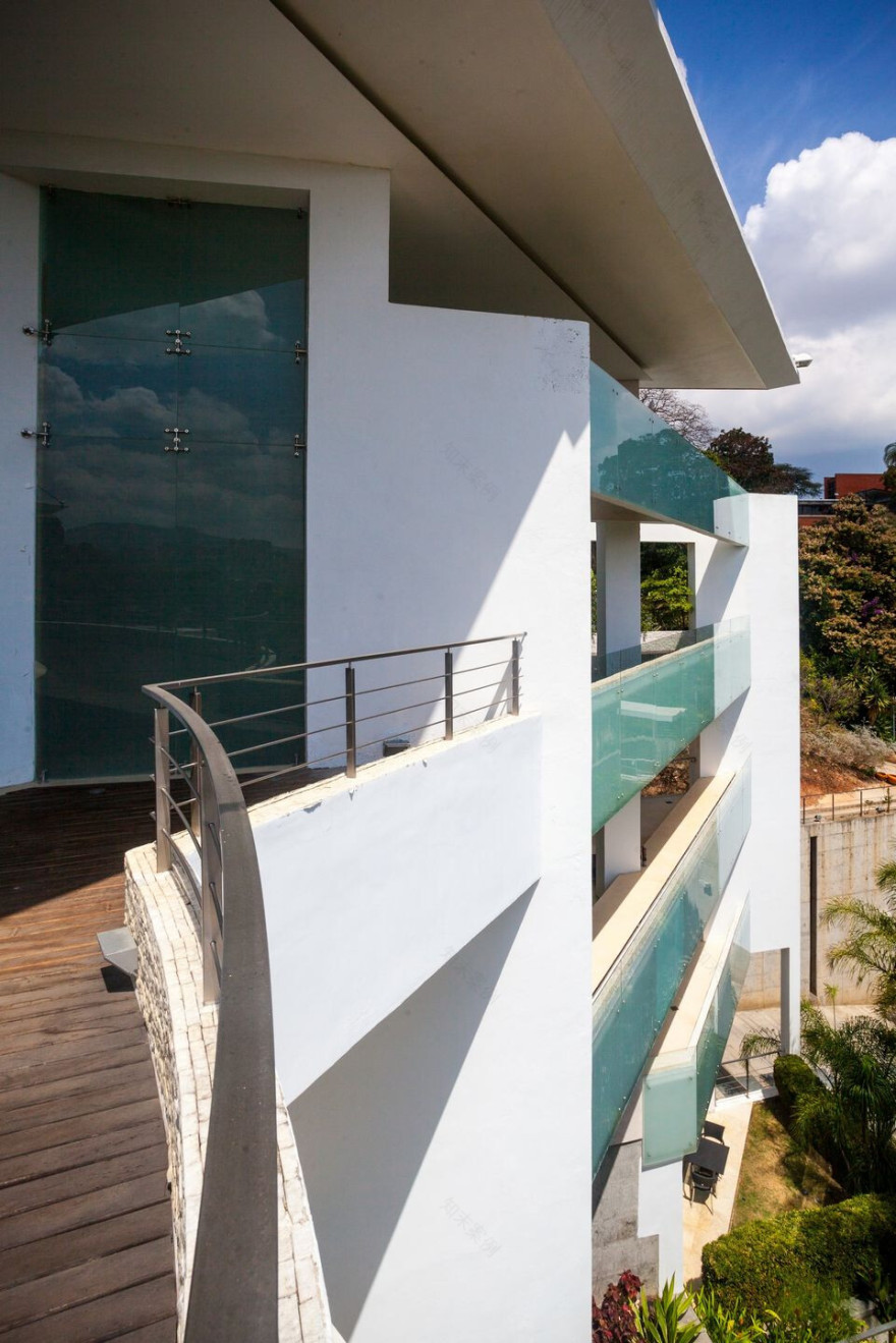 委内瑞拉螺旋形透明别墅,诠释轻盈与通透-30