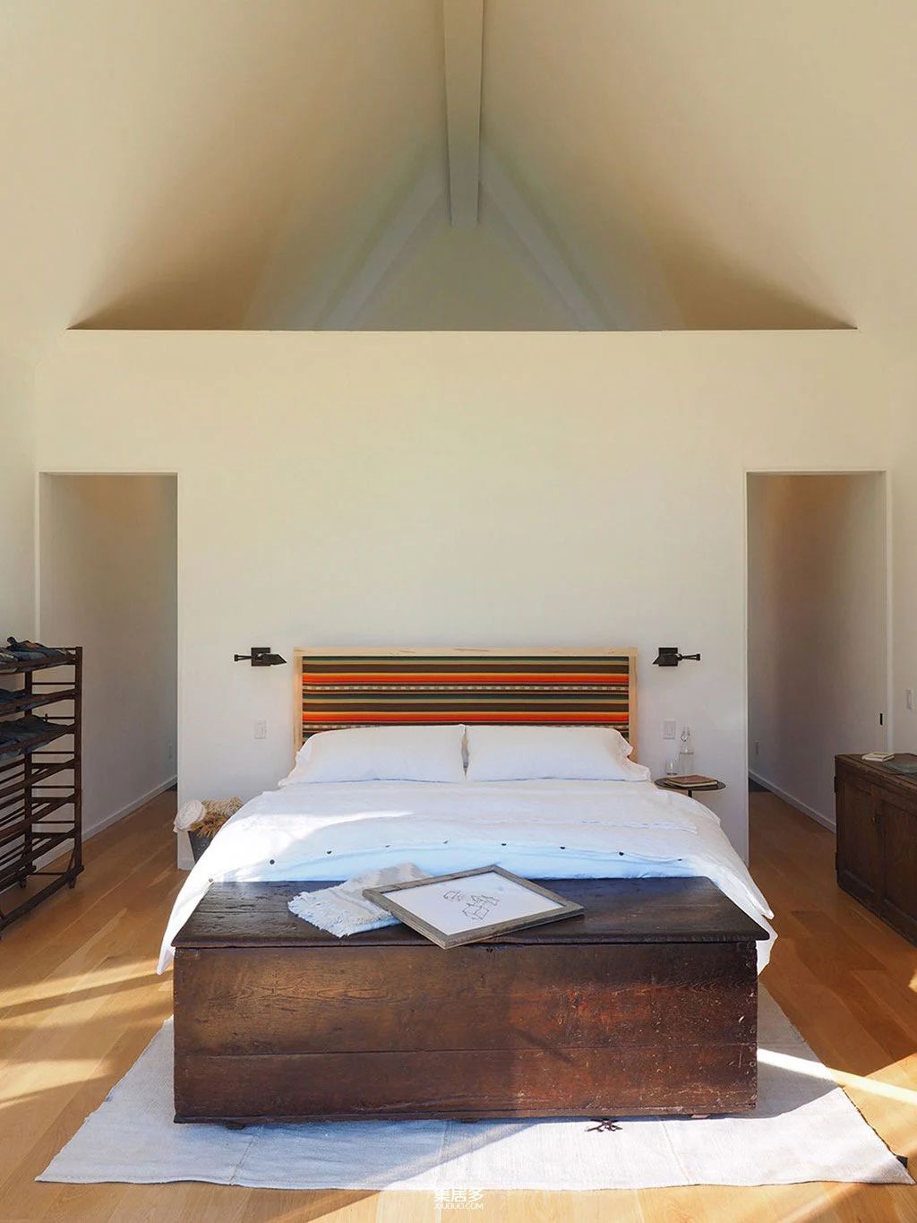 纽约州北部现代黑色小屋设计丨美国纽约-22