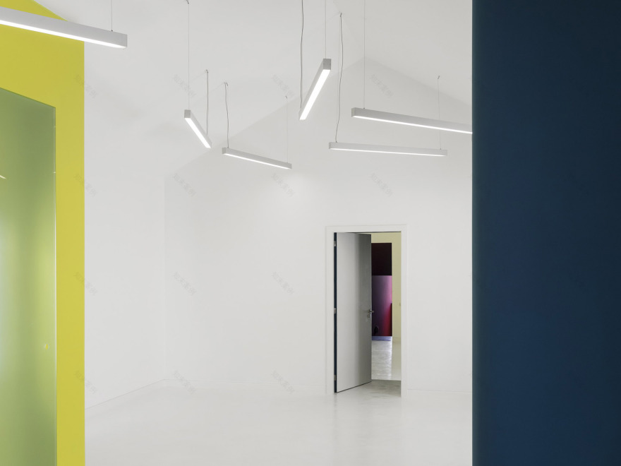 融于老城景观的文化艺术中心 / Pedro Gadanho + CVDB Arquitectos-18