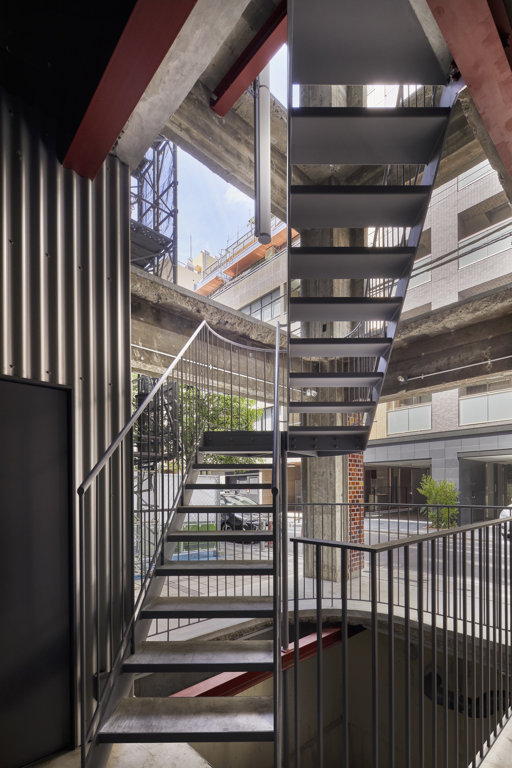 SAISEI Office Building in Kandanishikicho / Saisei Kenchiku Laboratory-18