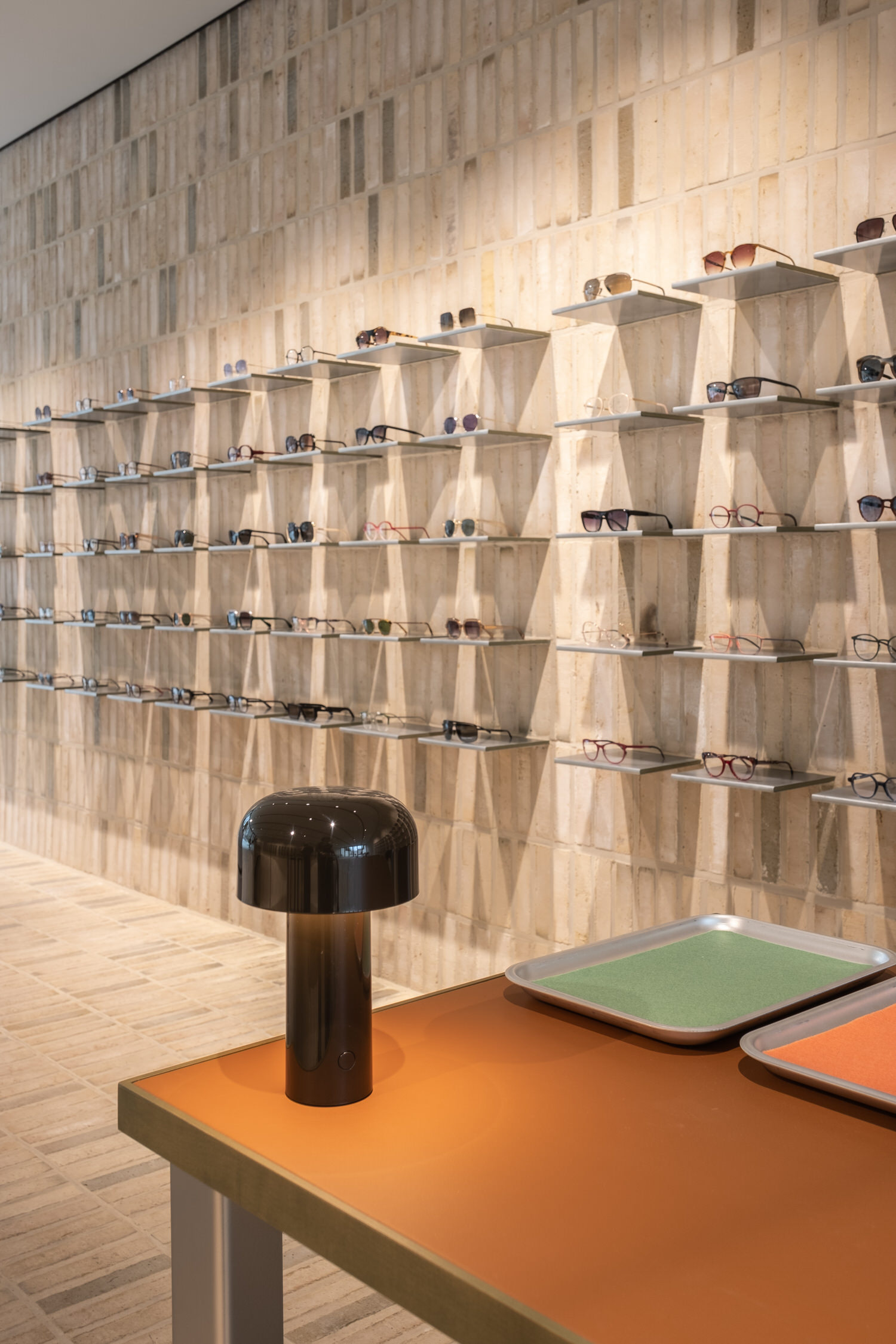 比利时 Optiek Hons 眼镜专卖店丨Zware Jongens-17