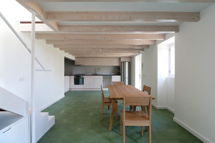 葡萄牙马德拉岛乡村景观中的典型马德兰房屋翻新与扩建-2