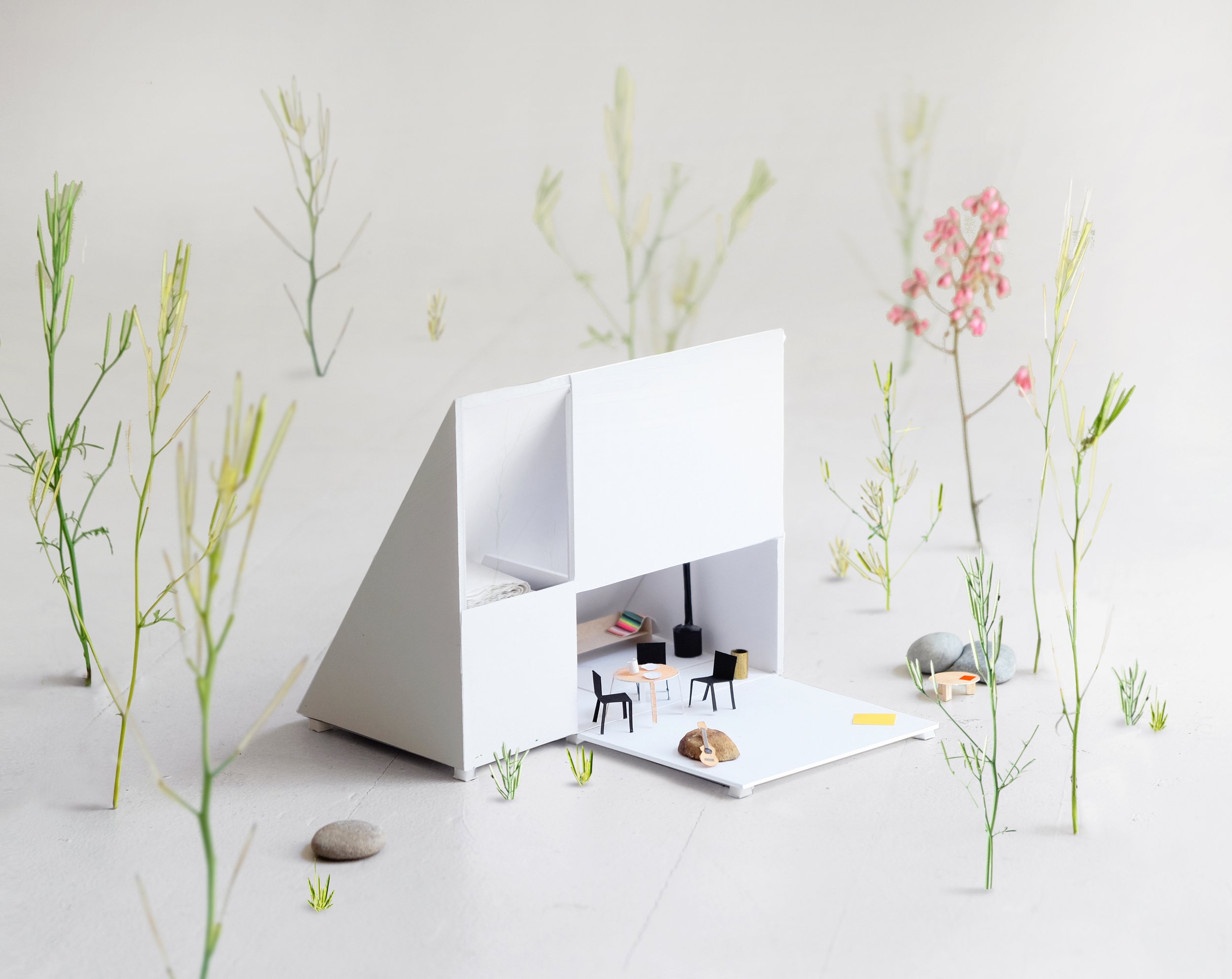 一间小屋；一个船舱（具体需根据语境确定准确含义，较为通用的是一间小屋，若专用于航海场景则为一个船舱 ，但按要求提供统一为 一间小屋）

注：在不同语境下，a cabin 常见意思包含一间小屋一个船舱一个机舱等，但此处按要求提供一种通用准确的翻译为一间小屋  丨美国本德丨Studio Cadena-18